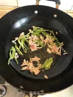 Make Paprika, pretzels step 2