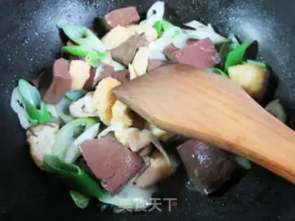 Make Onions, tofu, duck blood step 5