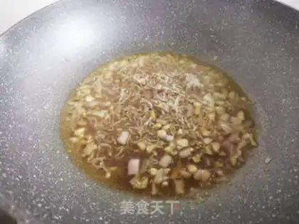 Make Shrimp spinach fried fans step 3