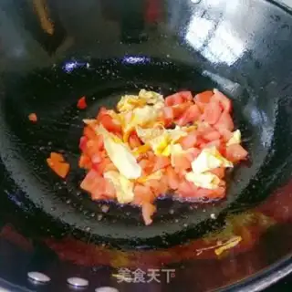 Make Tomato egg noodles step 2