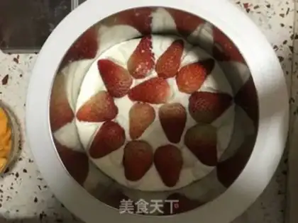 Make Chocolate-fruit strawberry cake step 6