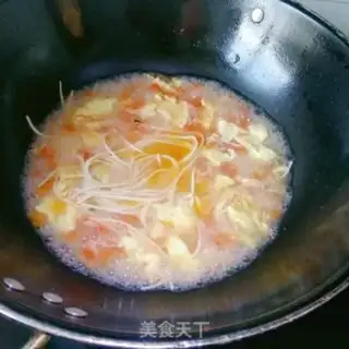 Make Tomato egg noodles step 4