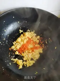 Make Old goose egg fried rice step 2