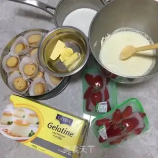 Make Strawberry cake step 0