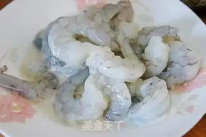 Make Shrimp fried broccoli step 0