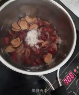 Make The red date cakes step 1