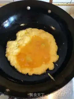 Make Scrambled eggs step 2