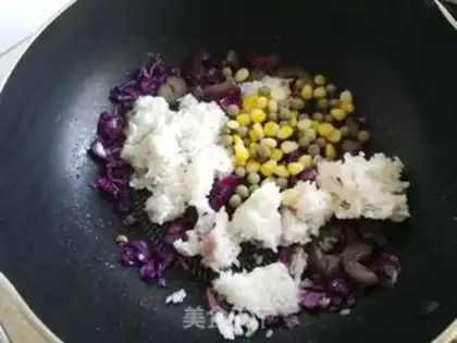 Make Sea cucumber, blue egg, fried rice step 6