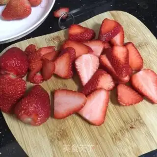 Make Strawberry cake step 8
