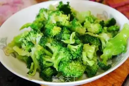 Make Shrimp fried broccoli step 2