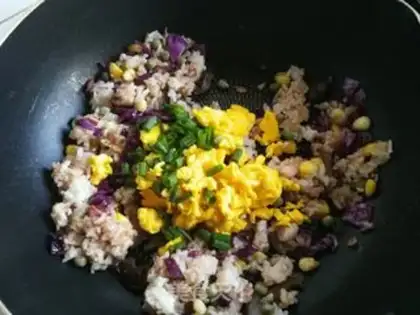 Make Sea cucumber, blue egg, fried rice step 7