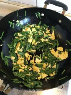 Make Scrambled eggs step 4