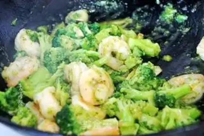 Make Shrimp fried broccoli step 5