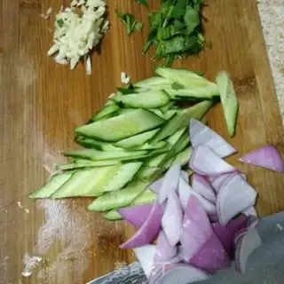 Make Woody cucumber chips step 1