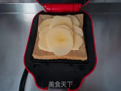 Make Apple sandwich step 2