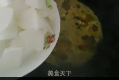 Make A radish with five flowers step 6
