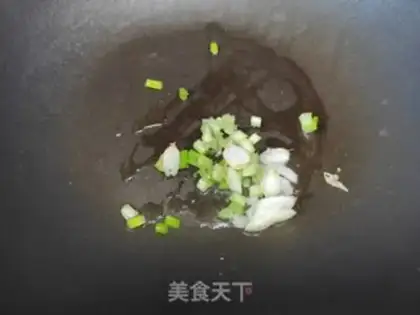 Make Tomato egg noodles step 0