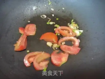 Make Tomato egg noodles step 1
