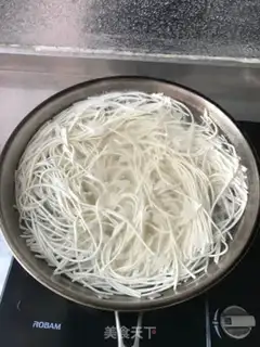 Make Hot dry noodles step 5
