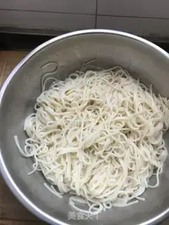 Make Hot dry noodles step 6