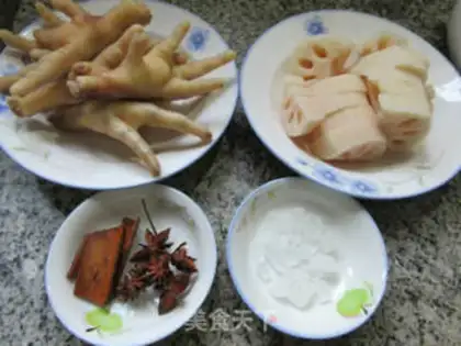 Make Liang burned chicken claws step 0
