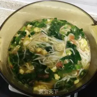 Make Pineseed tomato egg noodles step 5