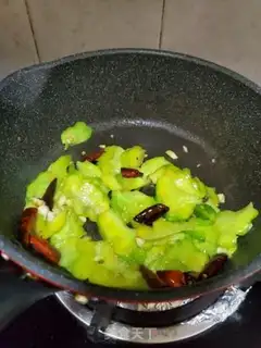 Make Chili made bitter melons step 4