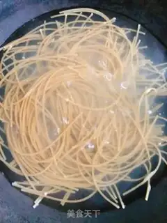 Make Tomato pasta step 1