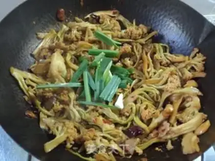 Make Dry-pot organic bouquet step 12