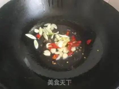Make Spicy leather shrimp step 2