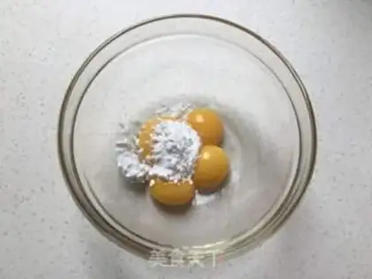 Make Little yolk cookies step 1