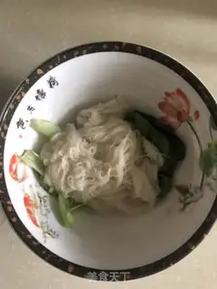 Make Spicy beefball broccoli noodles step 3