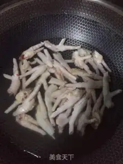 Make Sour chicken claws step 1