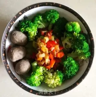 Make Spicy beefball broccoli noodles step 6