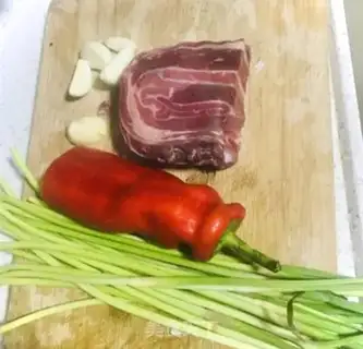 Make Garlic fried cattle step 0