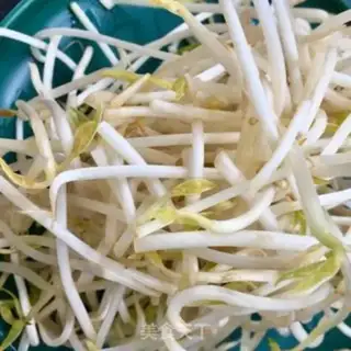 Make Sour green bean sprouts step 2