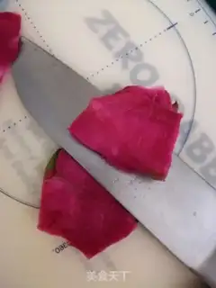 Make A red sugar bun step 1