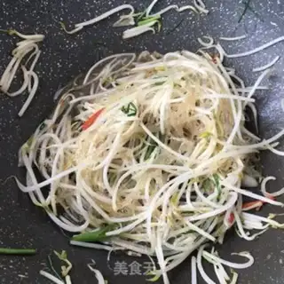 Make Sour green bean sprouts step 9