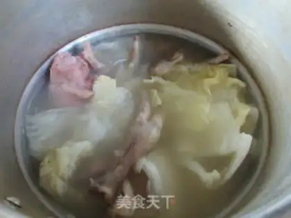 Make The cabbage makes chicken claw soup step 8