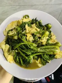 Make Old sprouts and eggs step 3
