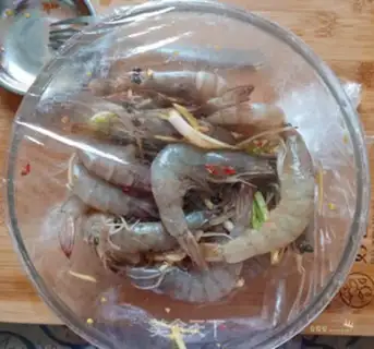 Make Tinpaper roasted shrimp step 3