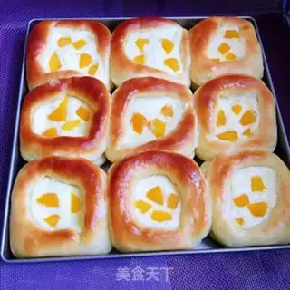 Make Fruit cheese bread step 18