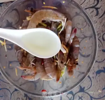 Make Tinpaper roasted shrimp step 4