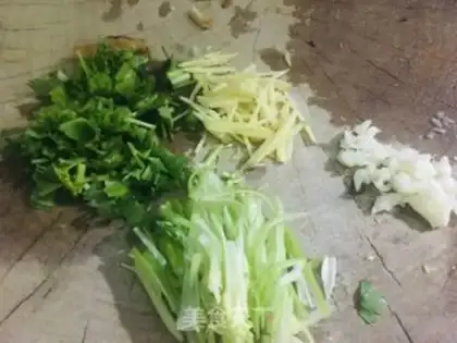 Make Spicy egg soup step 2