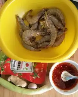 Make Spicy shrimp step 0