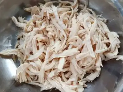 Make Spicy chicken silk step 2