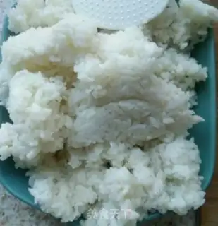 Make Onion eggs, fried rice step 0