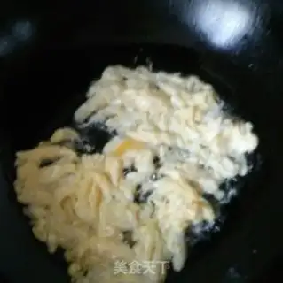 Make Onion eggs, fried rice step 2