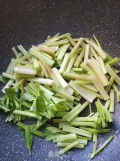Make Celery fried meat step 3