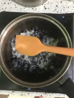 Make Blueberry cheesemus step 2